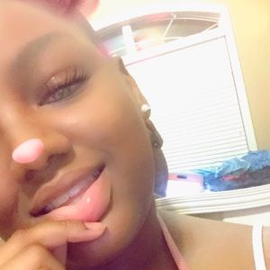 Meet your Posher, Micaela